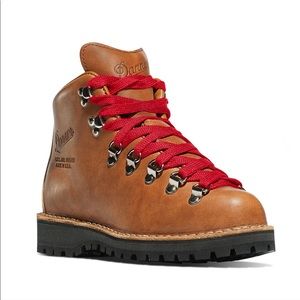 Women's Mountain Light Cascade Hiking Boots